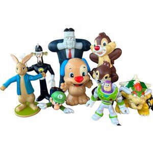 Mixed Lot of 8 Multicolored Plastic Collector Toys (VARIOUS-READ)